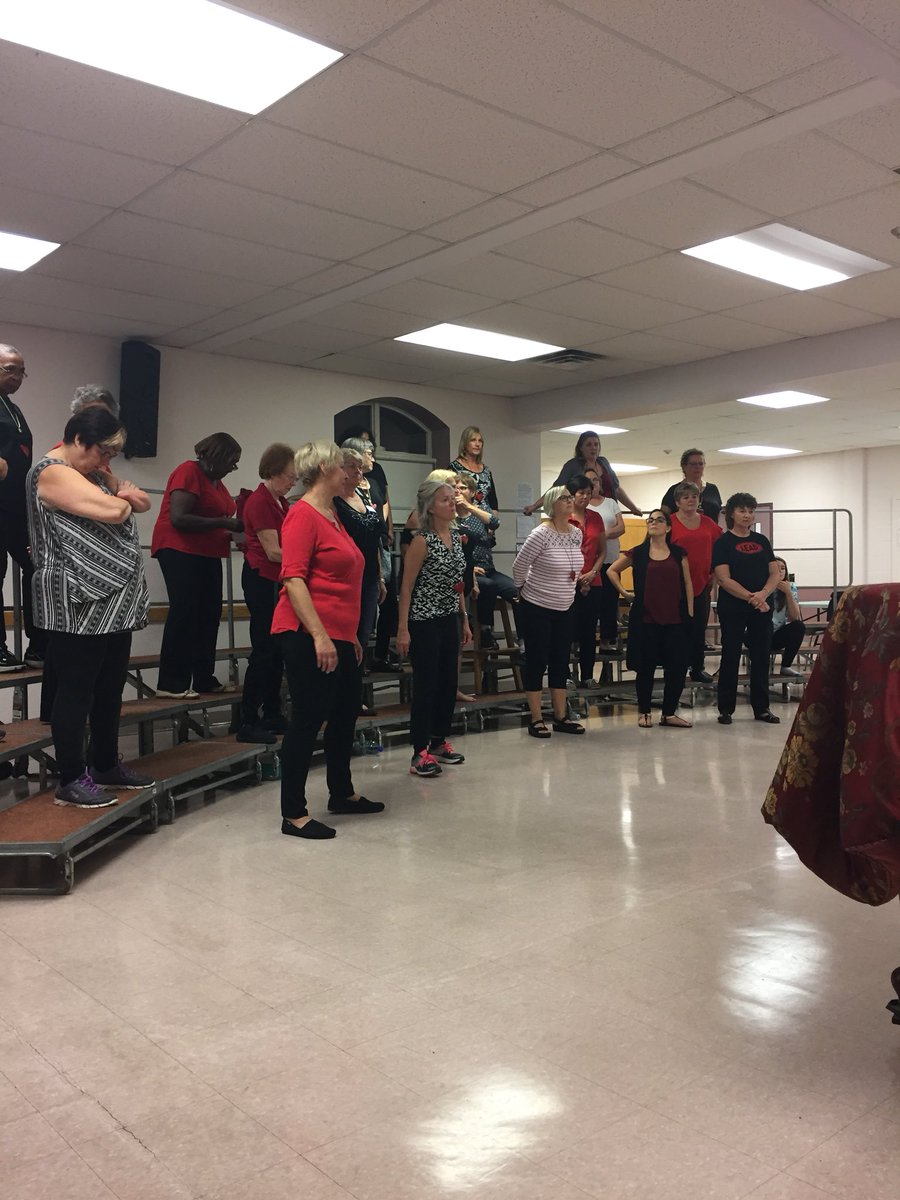 HHCSings's tweet image. Our favourite day of the week! #rehearsaldaysarethebestdays