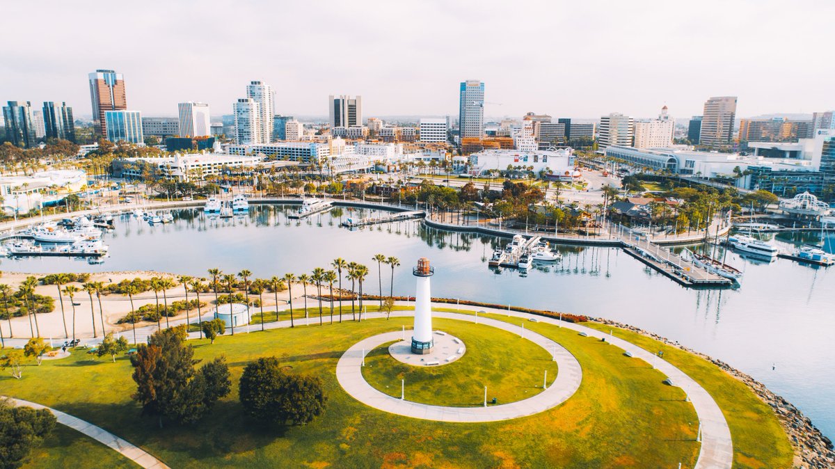 MeetinLongBeach's tweet photo. #MeetinLB is merging w/ @VisitLB  &amp; @LBConventionCtr  to provide you ALL the info you need about #LongBeach! From delicious foodie spots to fun events + everything in between, #VisitLB shares it all while #LBConventionCtr gives you all the scoop on convention center happenings. https://t.co/kbTxPmIBBM