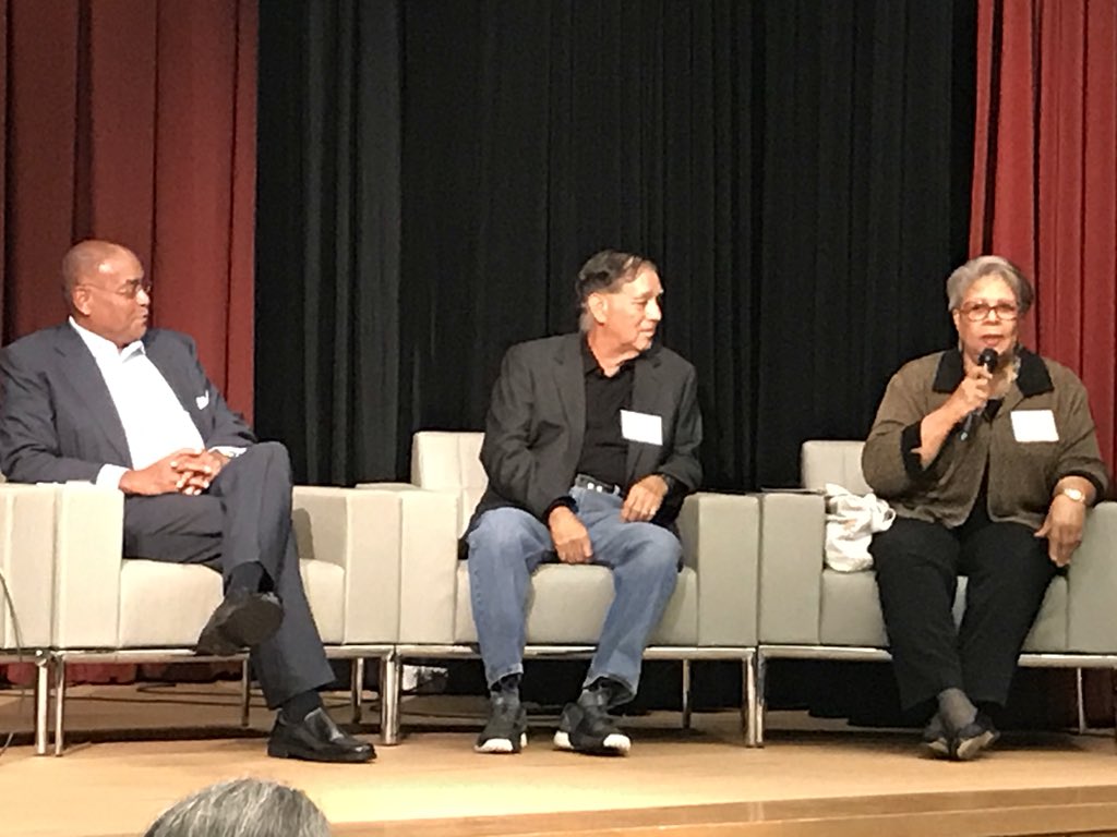 BlueprintHouTX's tweet photo. Chris Bell, Senfronia Thompson and Chris Bell helping roast and toast our honoree @RodneyEllis https://t.co/27159NnVu5