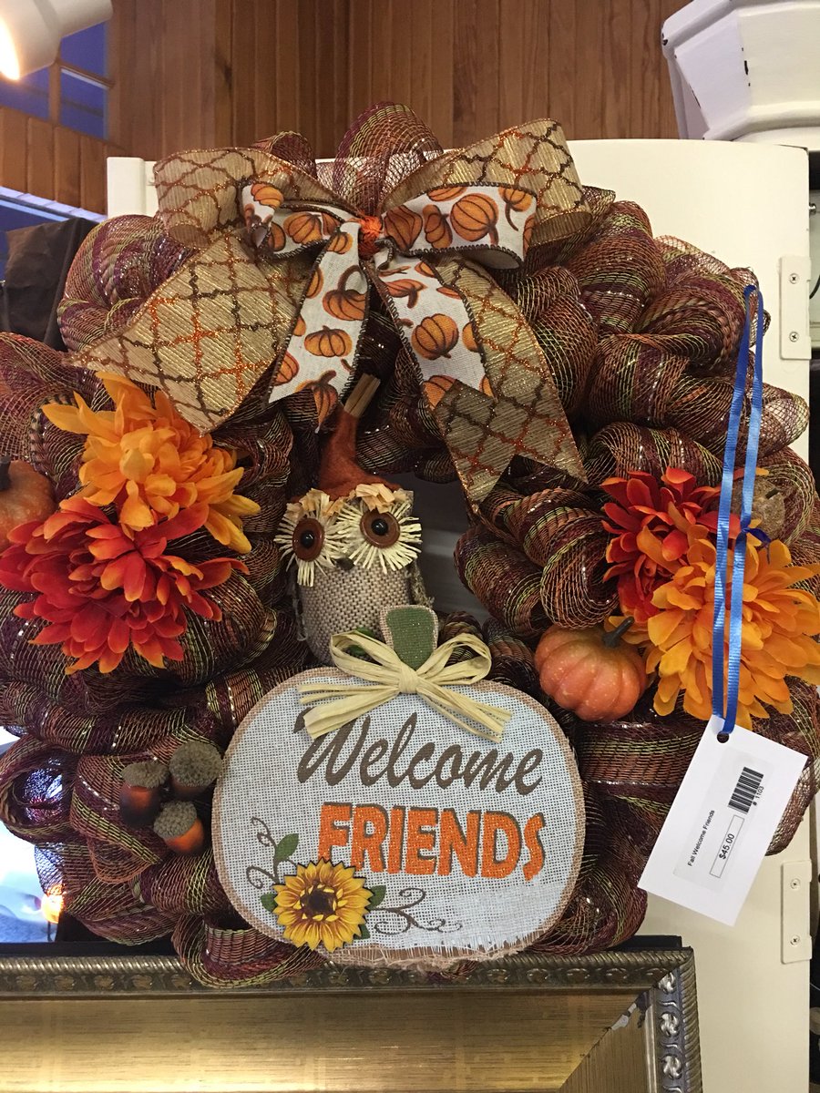 ArtisansOn's tweet photo. Need a fall wreath!!! Just a sampling of what we have in our store. 
-
#handcrafted #handmade #washmo #downtownwashmo #shopwashmo #home #decor #fall #wreath https://t.co/2373hRd1vh