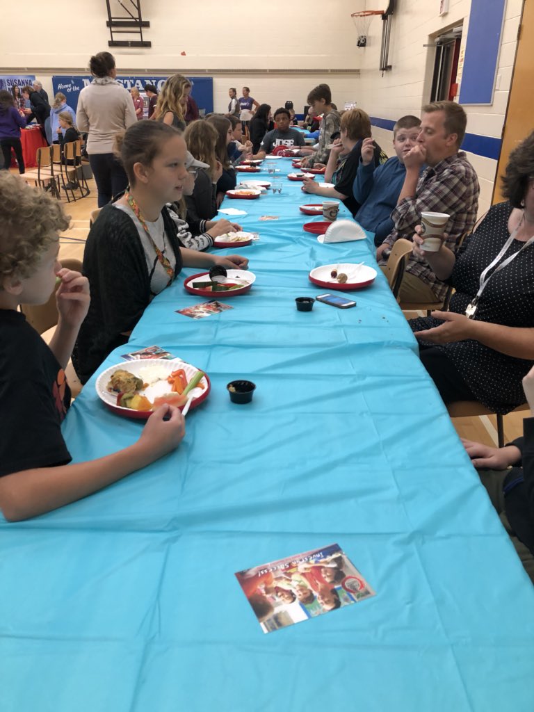 Now this is how you start the day off right! Thank you @food4learning and  chef @batawaskihill #foodforlearning #communitybreakfast