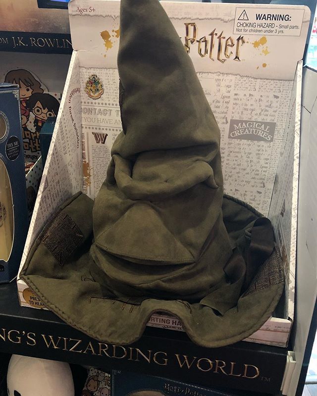 hosanna_catallo's tweet photo. The Sorting Hat
#harrypotter #thesortinghat #robinsonbookshop #iphone8pluscamera #iphone8plusphoto #iphone8pluspic #iphone8plusshot #iphonecamera #iphonephoto #iphonepic #iphoneshot #mobilecamera #mobilephoto #mobilepic #mobileshot #instapost #nosquares… https://t.co/iaXA2wYCpp https://t.co/M6iokkl8Y2