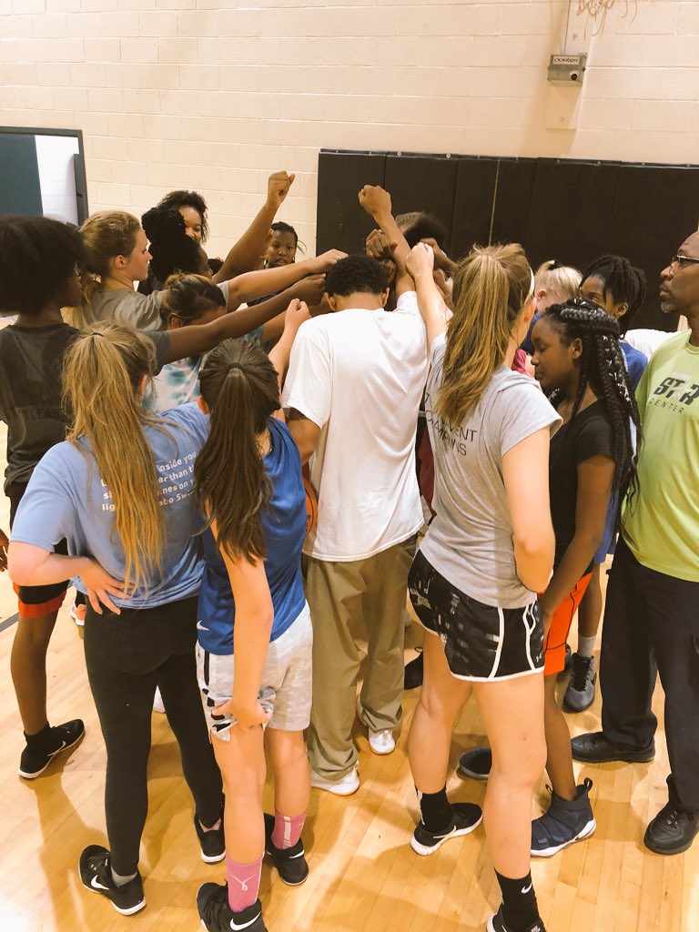 LadyJackets_GBB's tweet photo. Lady Jackets putting in another day of work to prepare for the upcoming season! ππͺππͺ #ladyjackets #winnersworkharder https://t.co/SanR44oHvk