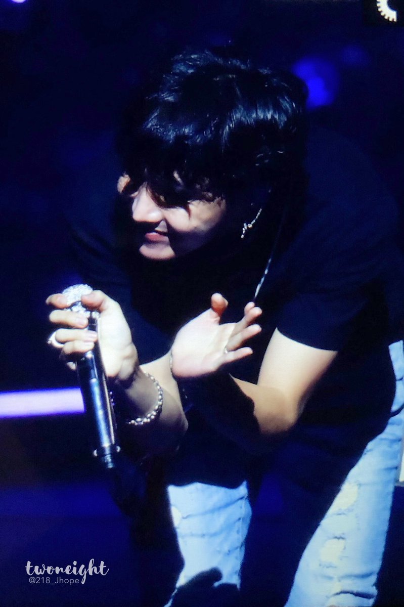 HoseokMexico's tweet photo. [PREVIEW] #방탄소년단 #제이홉 #BTS #JHOPE

Otras fotos de Hoseok en el concierto de hoy en Hamilton 😍💕

© 218_jhope | Hoseok México | #PrideHope🌼 | @BTS_twt | #BTS #BTSARMY #MPN https://t.co/dKCFHwmCjn
