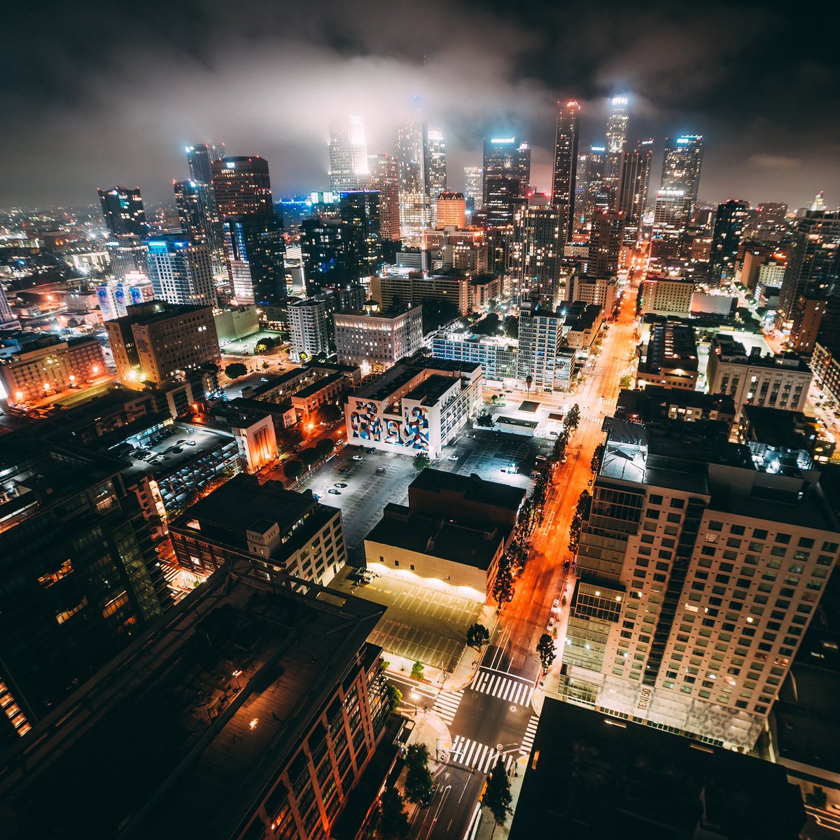 gqthe1st's tweet photo. 3am fog #LosAngeles #chasing_rooftops #rooftop_prj #urbanaisle #way2ill #urbanromantix #estheticlabel #heatercentral #citykillerz #createcommune #depthobsessed #artofvisuals #urbanandstreet #agameoftones #streetactivity #visualambassadors #hsdailyfeature #hypebeast #ComplexPhotos https://t.co/vCCKwX2Nj0