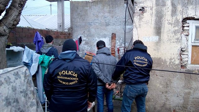 loquepasanet's tweet photo. Dos detenidos por el robo que terminó con la muerte de un hombre de 83 años en Balcarce
https://t.co/zoed347Cfx https://t.co/IzWoX1la1B