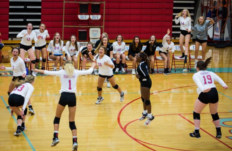 USJ_Volleyball's tweet photo. Senior Night and last home volleyball game tomorrow night.  There will be a drawing at the end of the varsity game for students who are present to win gift cards  for being a part of the student section.  Come out and enjoy the action.  🙌🏻🏐@thebruinreport @jodyevans29 https://t.co/asGXamvxYX