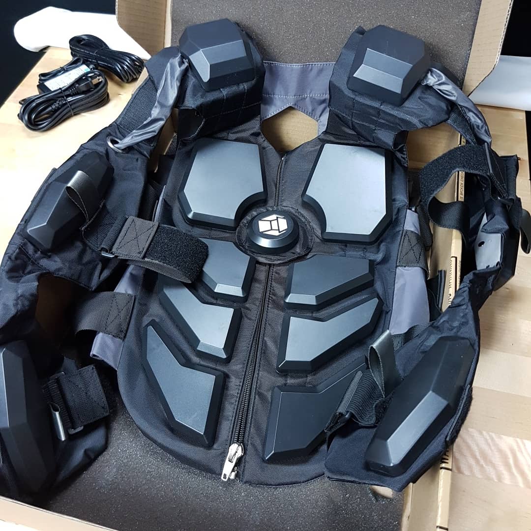 BlueGogglesVR's tweet photo. More pictures of the unboxing of my Hardlight VR haptic suit!!!
#unboxing
#nullspacevr #hardlightvr #hardlighthype #hapticsvr #haptics #wearable #hardlightsuit #wearabletechnology #hapticsuits #wearabletech #hardlightvrsuit #hardlight #hapticsuit #hapticsystem
#virtualreality #vr https://t.co/wNPE0S5VL0