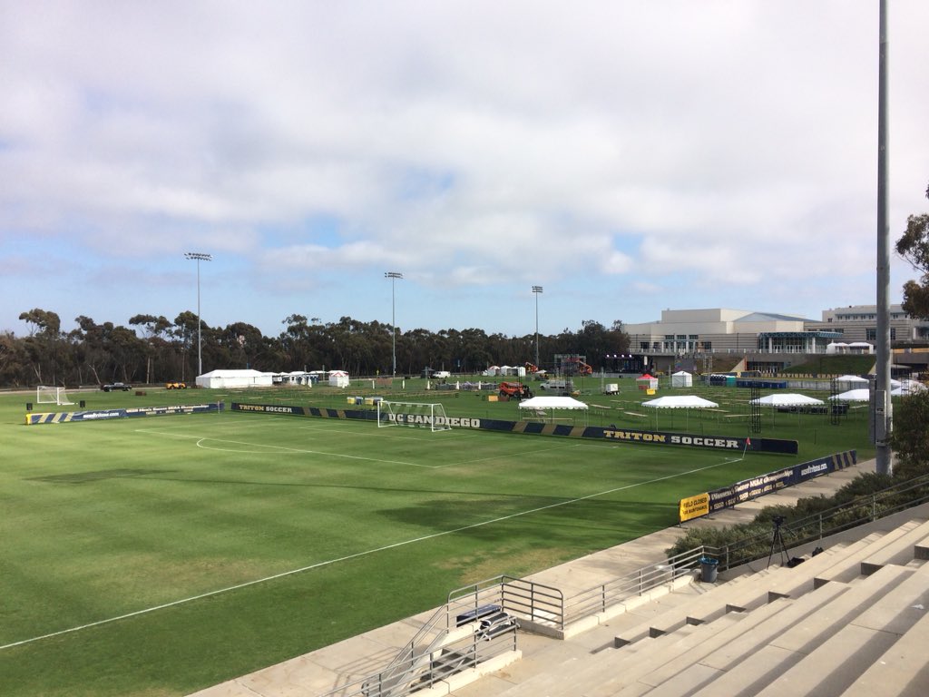 UCSDtritons's tweet photo. ⚽️ and 🎶! Stage is pretty literally set. Lot of new #Tritons roaming around. Come on up to North Campus to see if your 23rd-ranked men’s #soccer team can stay undefeated at 5️⃣ p.m. Stay for Fall Y’All Festival at 8️⃣. 🔱 #GoTritons #UCSanDiego #UCSDWelcomeWeek https://t.co/kjA1cEetep