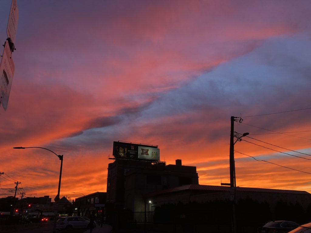 Emjay1028's tweet photo. Gorgeous #sunset in the most unscenic location! #Allston #Boston #FirstFullDayOfFall #SundaySunset #PowerLinesForDays https://t.co/gf5drNYsbg