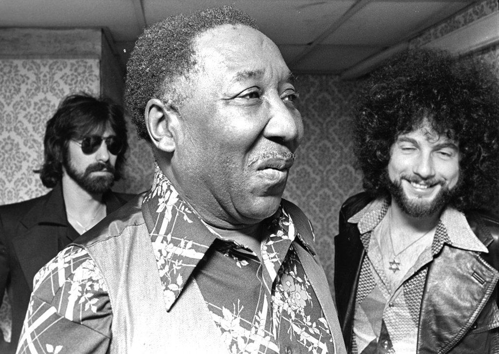 muddyofficial's tweet photo. Muddy Waters, Peter Wolf and Magic Dick backstage at Paul's Mall. https://t.co/b1451ElLsV