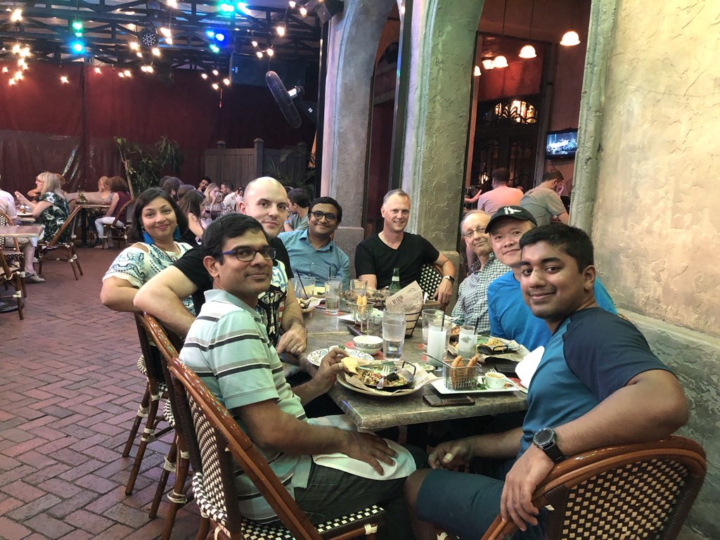 RDS4U's tweet image. Booth ready, decks locked, demos dialed in, time to unwind and get ready to finally share what the RDS team has up our sleeves!  #rdmievolved #MSignite