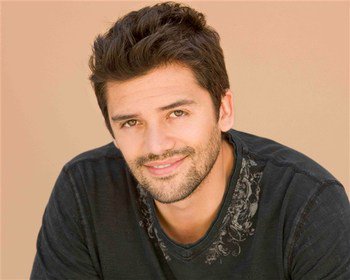 Hispanic Heritage Month Day Nine (9/23/2018). #45 Actor/Director/Writer... Andres Londono is one of the most talented Latinos in Hollywood! Fear The Walking Dead fans recognize him as Oscar Diaz, a newlywed whose bride turns into a zombie! He also played a demon in Constantine!