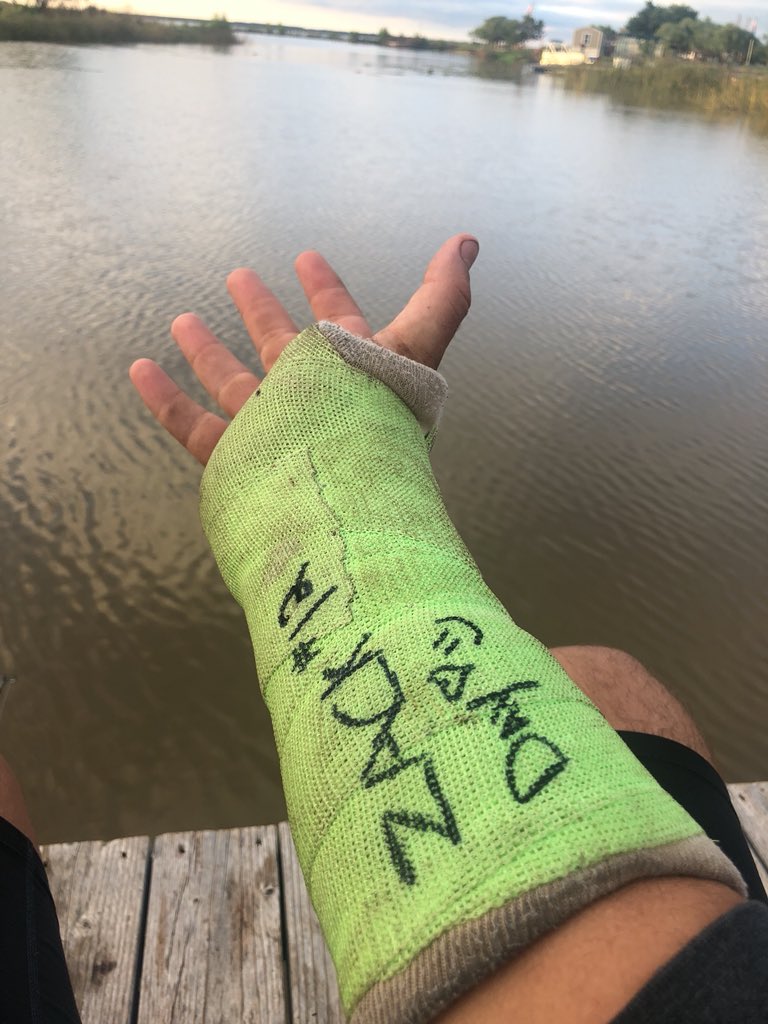 Ok but when did Y’all sign my cast? #lastnightwaslit