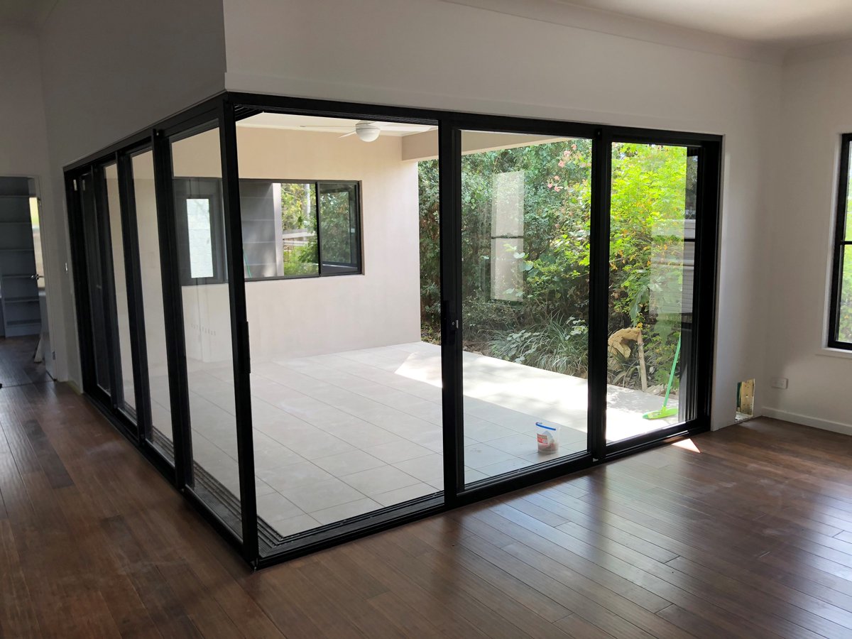 AbbottBuildQLD's tweet image. Kenmore personalised design and custom home build close to completion - Why project build to a price when you can custom build to your budget?