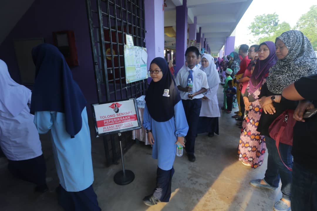 Berita Harian On Twitter Sebahagian Pelajar Beratur Sambil Berjalan Memasuki Dewan Peperiksaan Bagi Menduduki Peperiksaan Ujian Pencapaian Sekolah Rendah Upsr Di Sekolah Kebangsaan Sungai Isap Kuantan Foto Zulkepli Osman Https T Co Kuq5cwzfd1