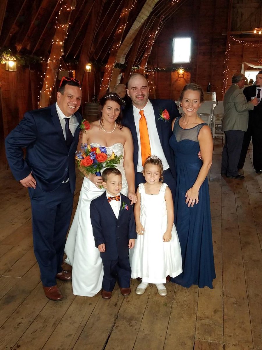 djbootz1's tweet photo. From this.. to this.. to Otto #engagedatthedome
#cusewedding
#SceeItsMeantToBe
#killerkicks @TheAdmiral78
@syrbasketball @Cusememes @SyracuseOn247 @therealboeheim https://t.co/QYTrg2rVYm