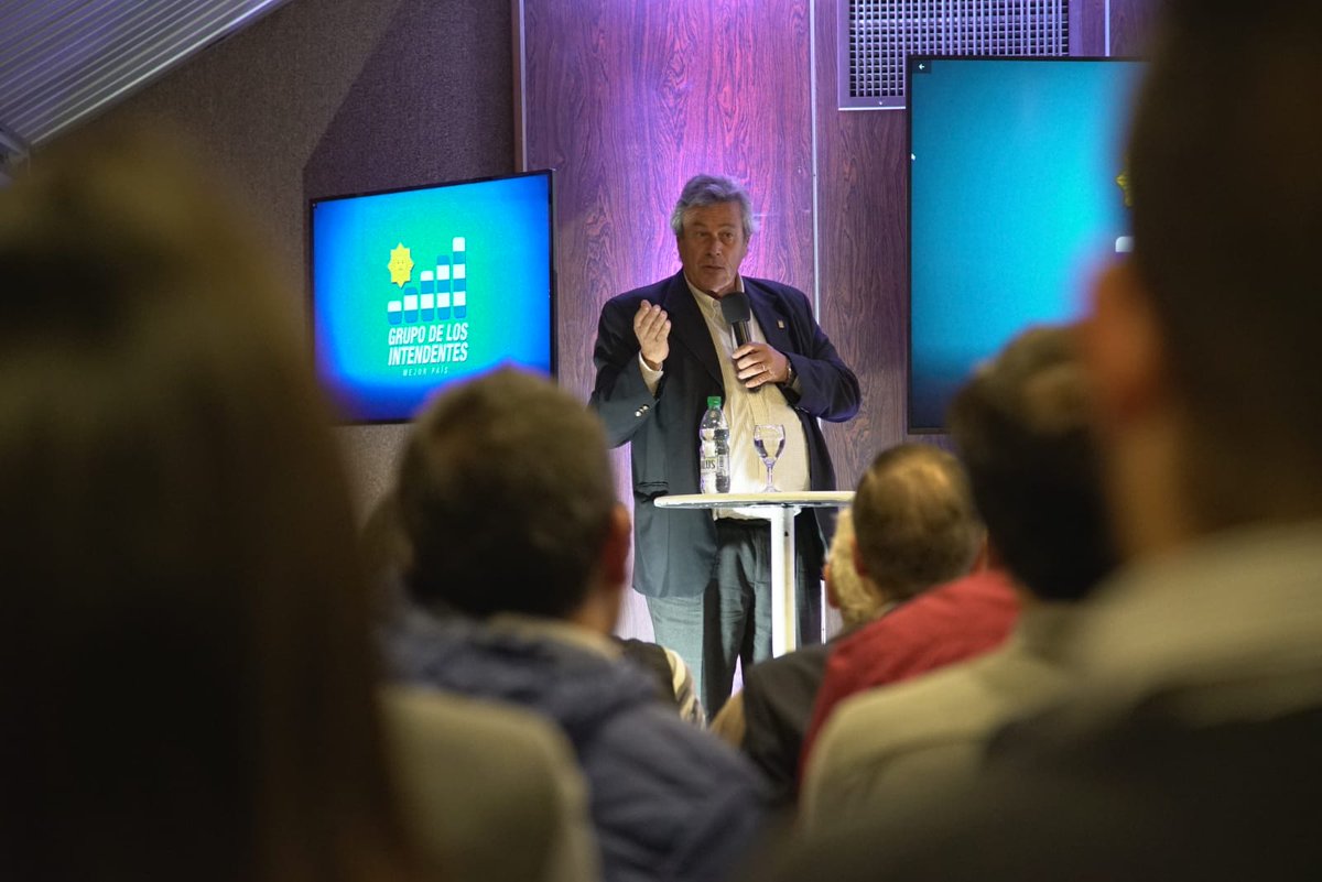 GIntendentes's tweet photo. Primer Encuentro Programático | Agenda de Oportunidades |
Realizado en el Salón Dorado de la IMM el viernes 21 de setiembre de 2018. https://t.co/bqGMpS3jwU