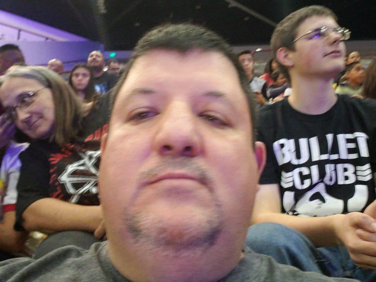 samdman1167's tweet photo. #WWELasCruces 
Waiting for the show to start! https://t.co/GKQXy2kScY