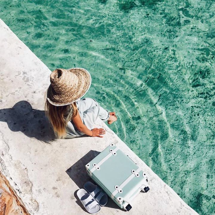 Vacation mode 🙌🏼 #olliella #seeyasuitcase