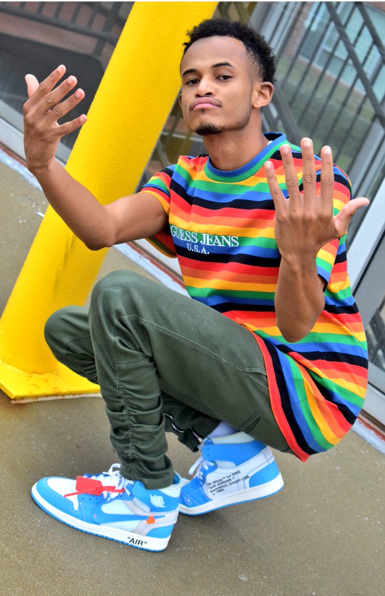 _SwaggyDexx's tweet photo. #Trillectro πΈππ§ https://t.co/A6GRCwzW9h