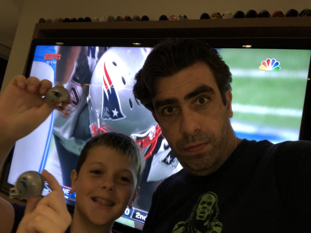 rhenryr's tweet photo. Assistindo #NFLnaESPN desde das 14hs! Secando Patriots agora! #NFLBrasil https://t.co/83SnAb0Lz5