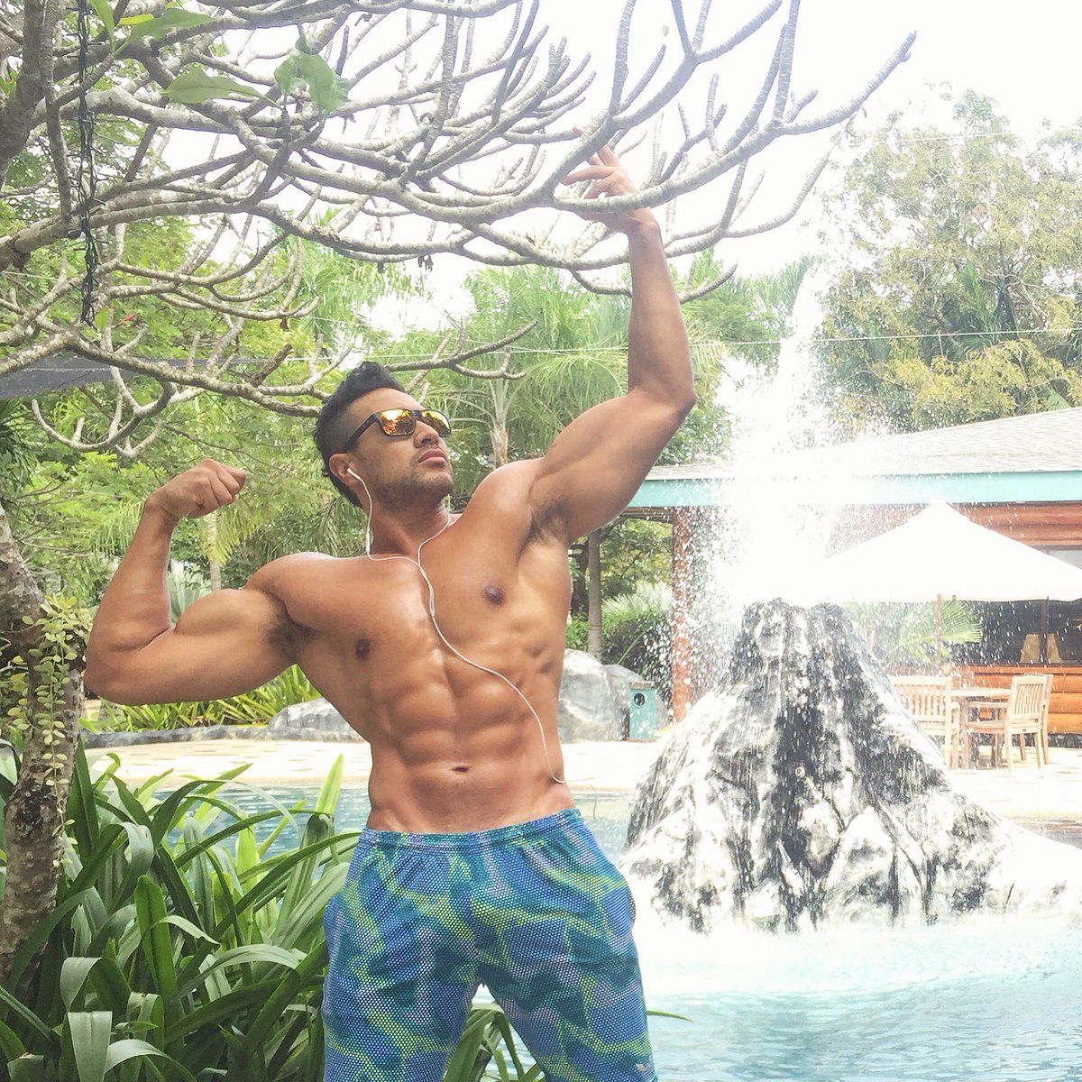 ERUPTION23's tweet photo. #MotivationMONDAY 🌋🌋🌋
-
“Let’s GET TO WORK! *Self Included* 💯
-
#goals #comebackbetter #eruptionmode🔥 #bigboydance #fitgamer 👾 https://t.co/aXZqpDcmKn