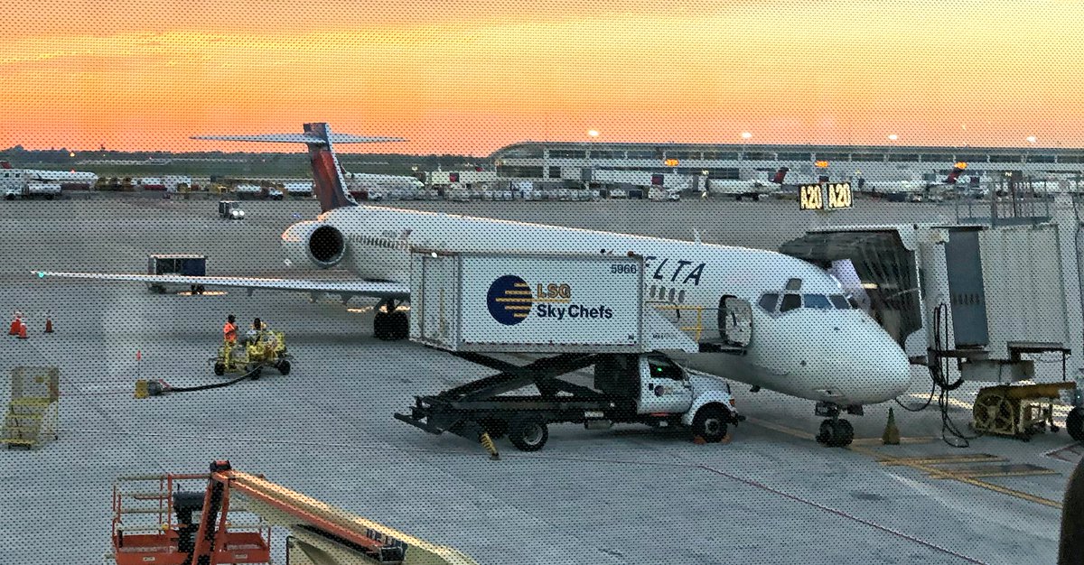 BKenyon_'s tweet photo. #WheelsUP to Buffalo for the @OJHLOfficial Showcase. (View of Detroit-Windsor just after takeoff.) #CollegeHockey #CUInAnnArbor #CUAAHockey https://t.co/o52tjrcXhJ