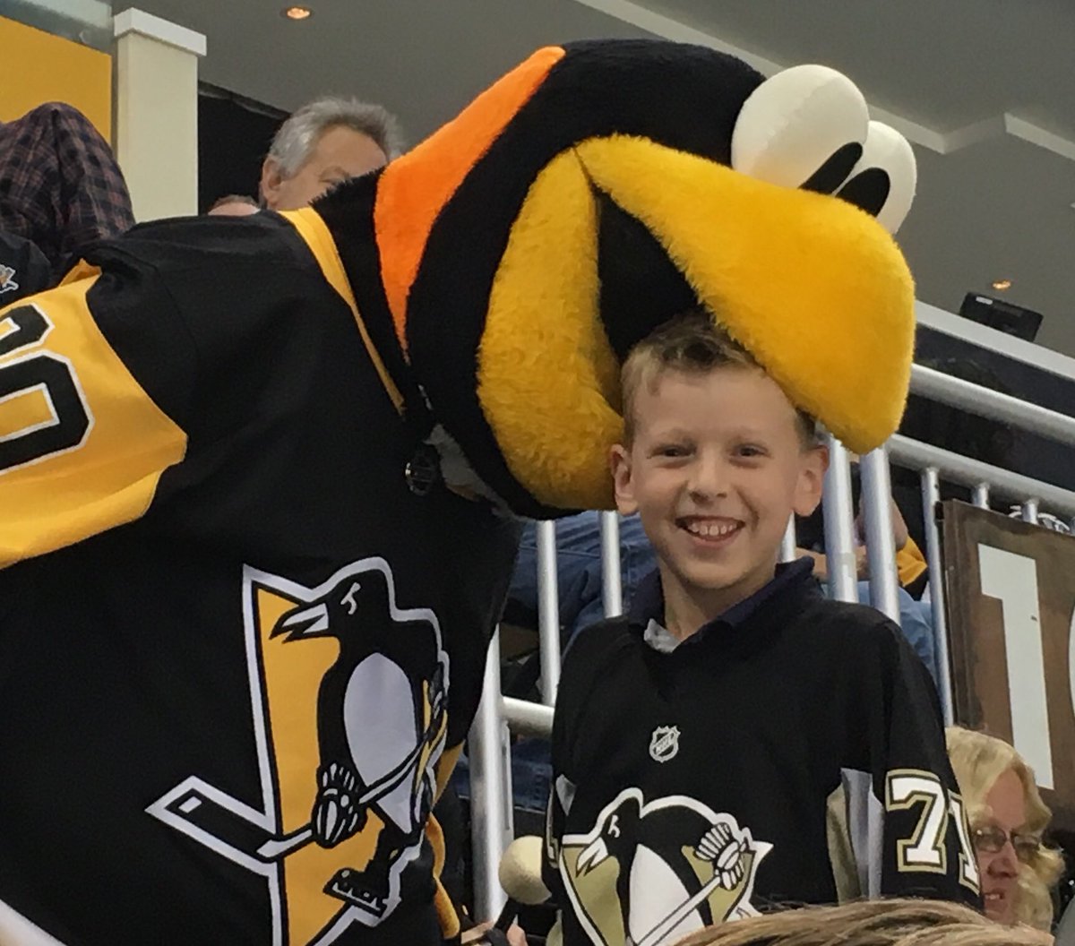 marusamike's tweet photo. Perfect day at @penguins kids day...kudos for pulling together a free day for the kids! https://t.co/p7xFZsr87Q