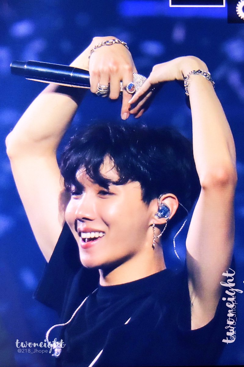 HoseokMexico's tweet photo. [PREVIEW] #방탄소년단 #제이홉 #BTS #JHOPE

Más fotos de Hobi en el concierto de hoy en Hamilton 💕

© 218_jhope | Hoseok México | #PrideHope🌼 | @BTS_twt | #BTS #BTSARMY #MPN https://t.co/lVNE328p8z