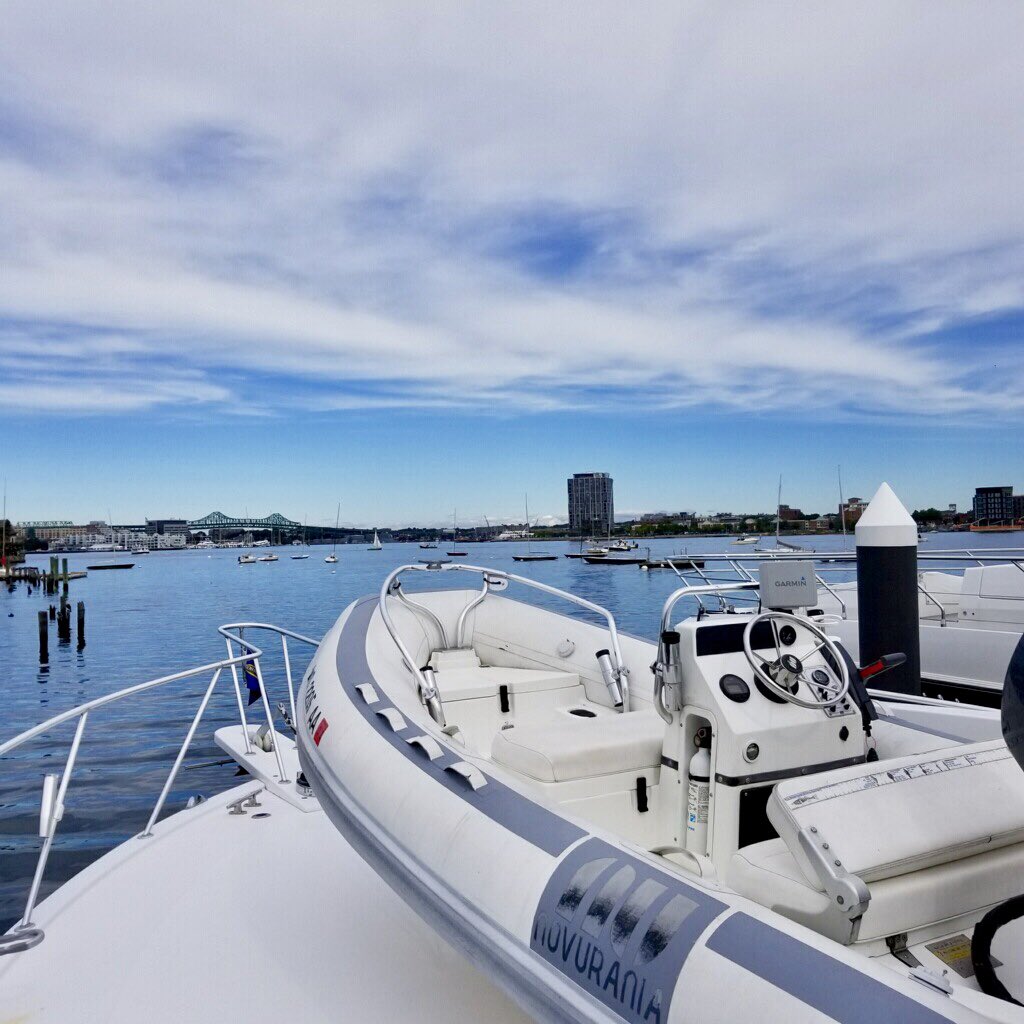 bostonyacht's tweet image. September. Sunday. Boston Harbor. #fallboating #boston