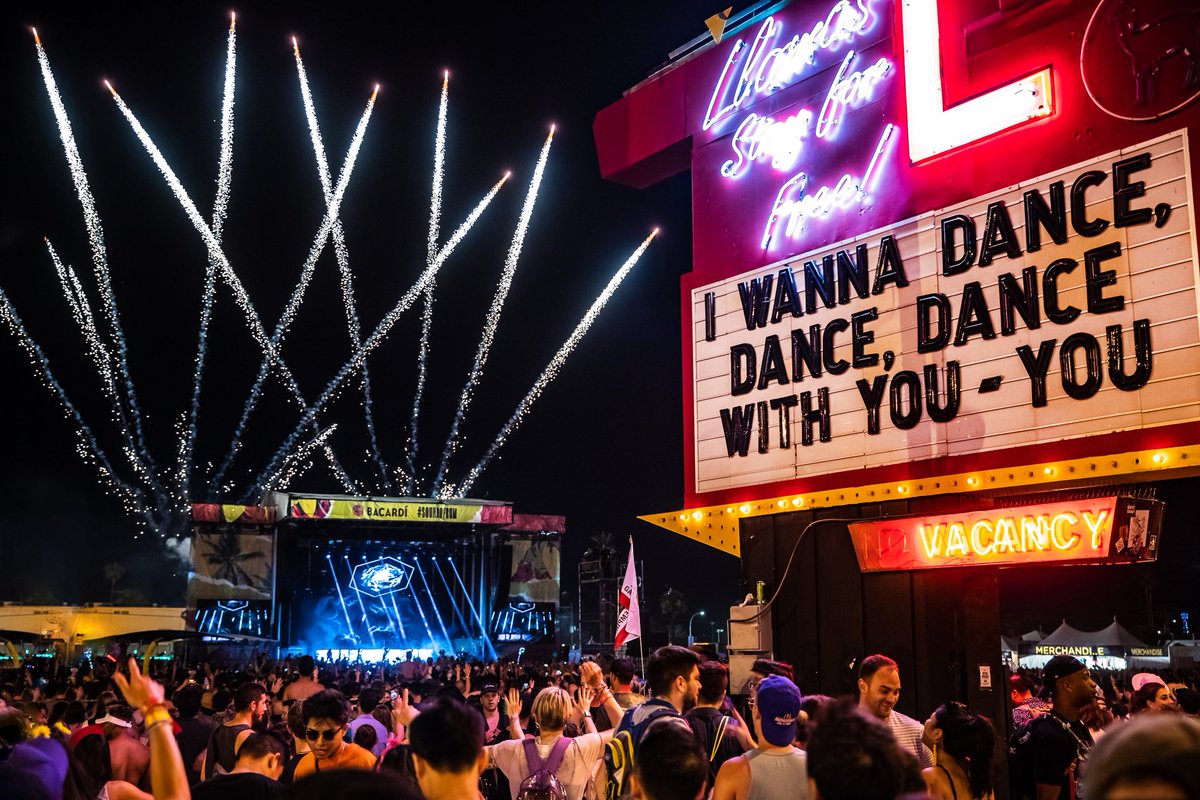 lifeisbeautiful's tweet photo. I wanna dance, dance, dance with you! 🎆 @odesza #LifeisBeautiful2018 https://t.co/1OOLVDiXP1