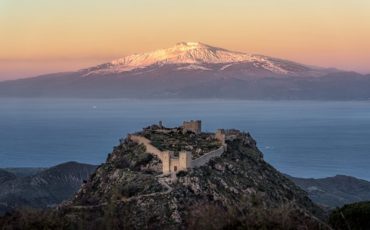 Tweet

The Castle of Sant’Aniceto in Motta San Giovanni, Calabria via @KarenHaid  goo.gl/DFDCY5 #travel #calabria #italy #beautyfromitaly