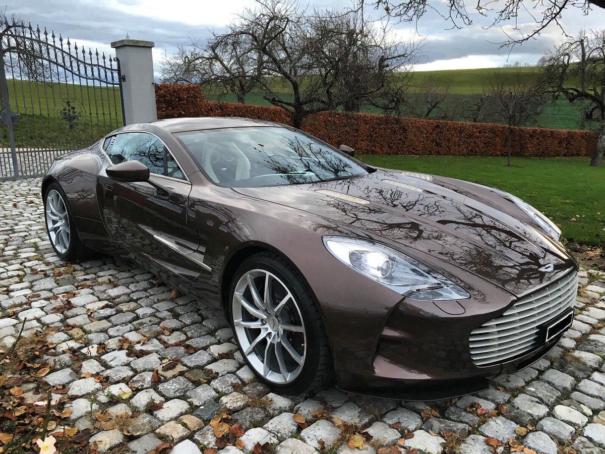 Машина за 1.5. Aston Martin one-77. Seven 77 Aston Martin.