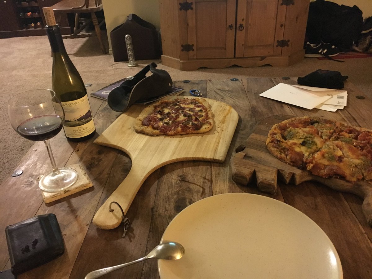 theresjohnnyww's tweet image. #SundayNightBaseball #portioning #italianproblems #wine #winelife