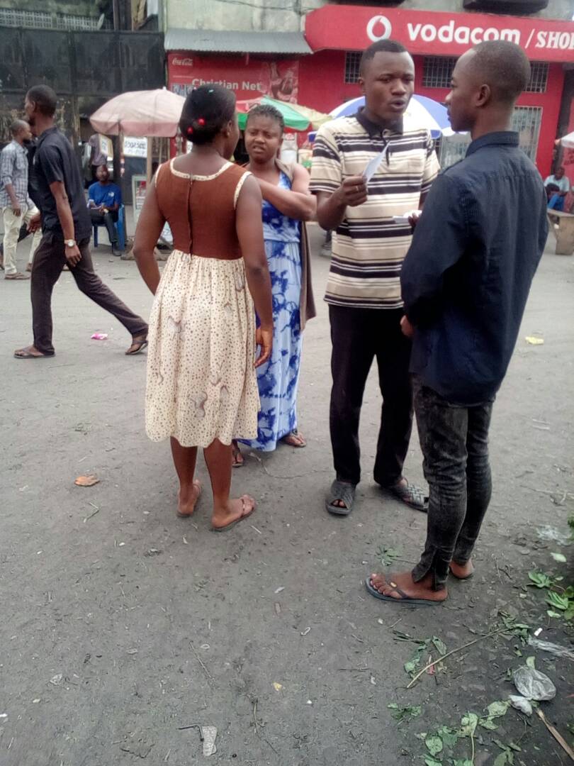 Enough_rdc's tweet photo. La campagne #YE_TE a atteint sa vitesse de croisière.
La sensibilisation dans la rue à Kinshasa/Lemba https://t.co/VGihr9eXgd