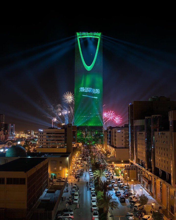 SAInEnglish's tweet photo. In 1932, the unification of Kingdom of Saudi Arabia was declared.
Every year on September, 23 we celebrate for #SaudiNationalDay 
Our kingdom is 88 years old own 🇸🇦 https://t.co/82WCmPXRhj