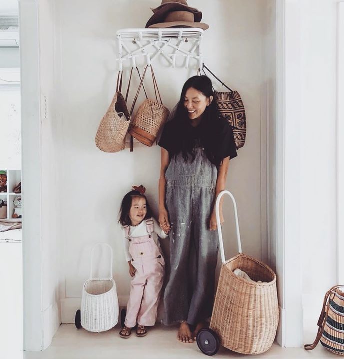 Our beautiful friend Dee from @kawaiian_lion and little Rafa giving us hallway basket envy!