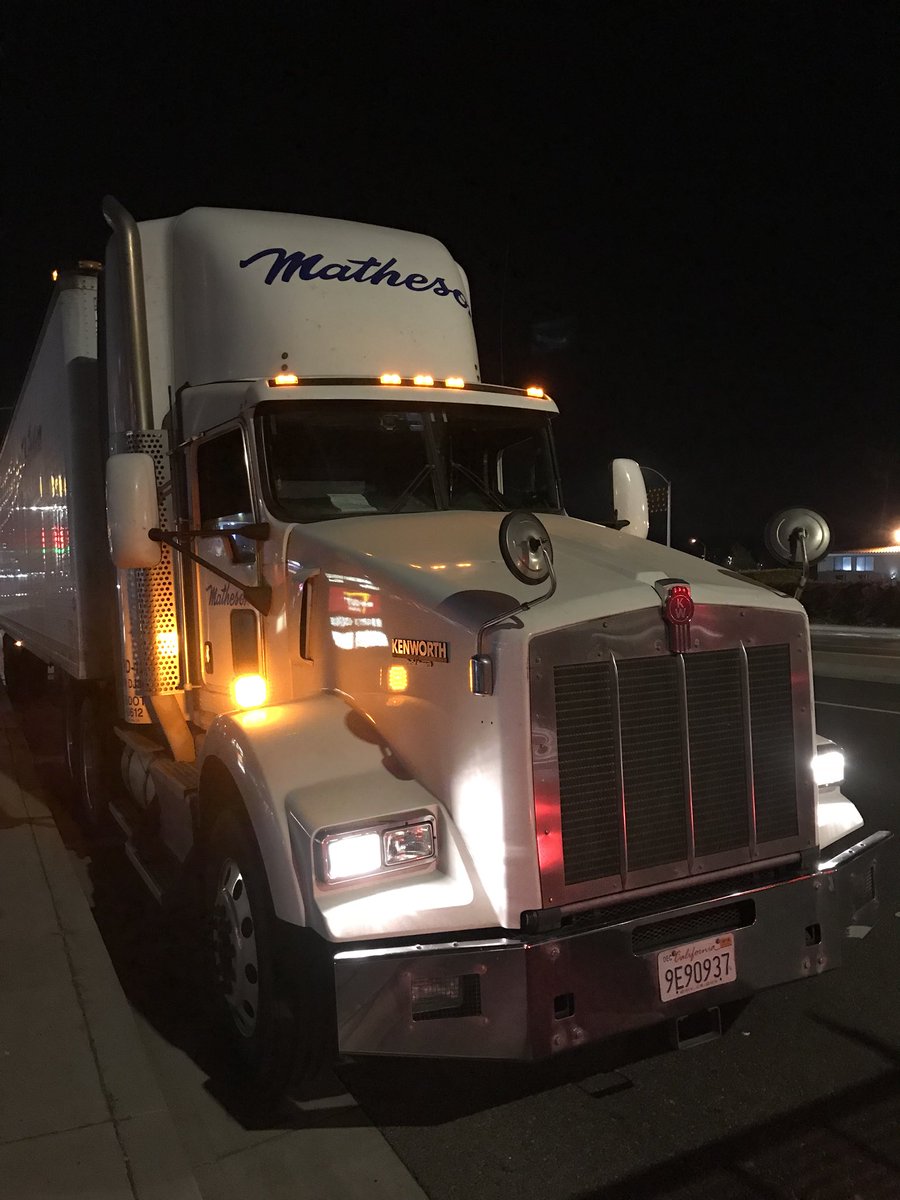 High Quality Welding & Truck Repair.   Road service
Heavy duty jump starts #trucks ,        24 volts jump starts for Buses & RV’s Truck tire services. Trailer tire sales and repairs. Mobile truck repairMobile trailer repair. Mobile diesel Mechanic. On site truck & trailer repair