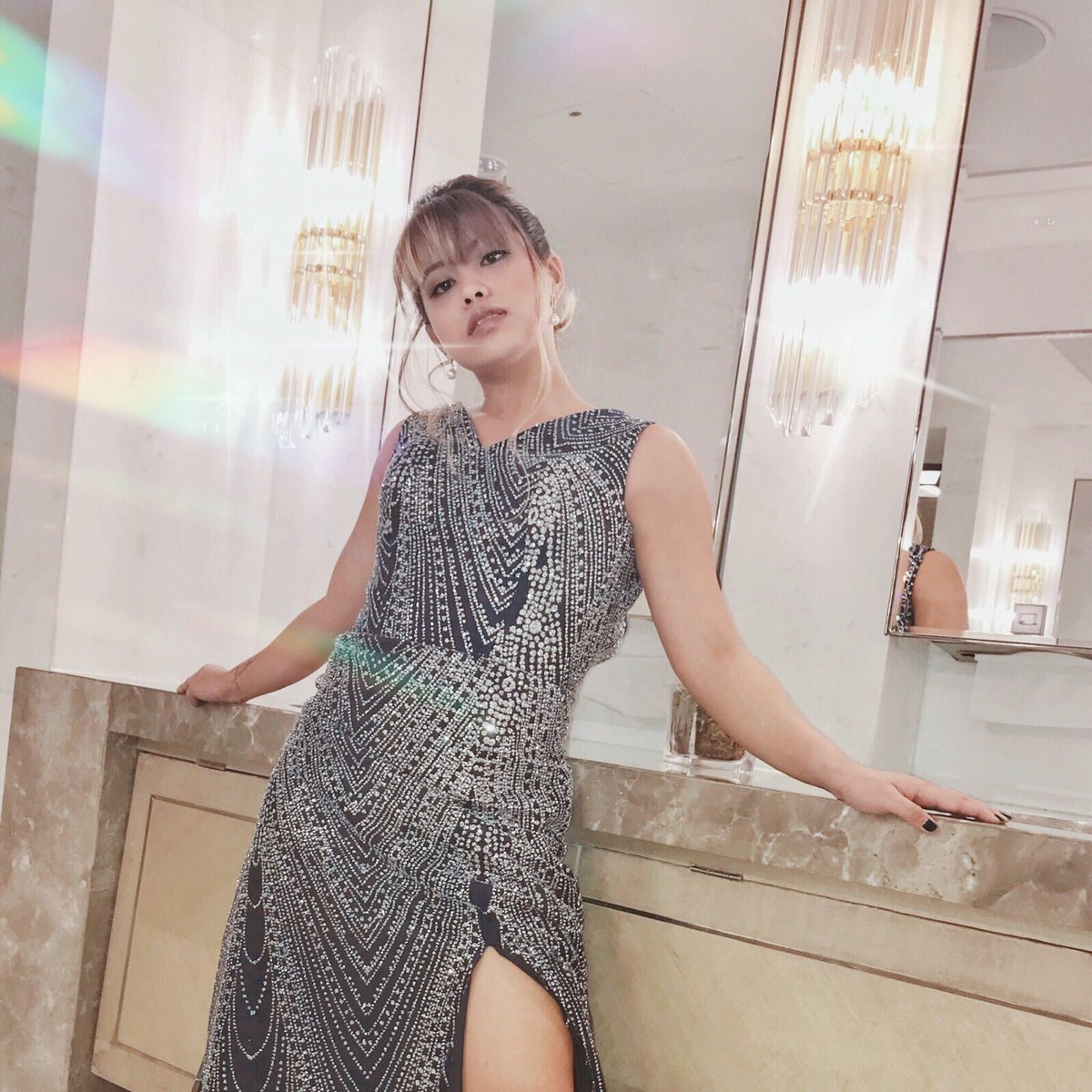 itsjessav's tweet photo. 💎💫🦋 #ebloggersball2018 https://t.co/agz7B40qAc