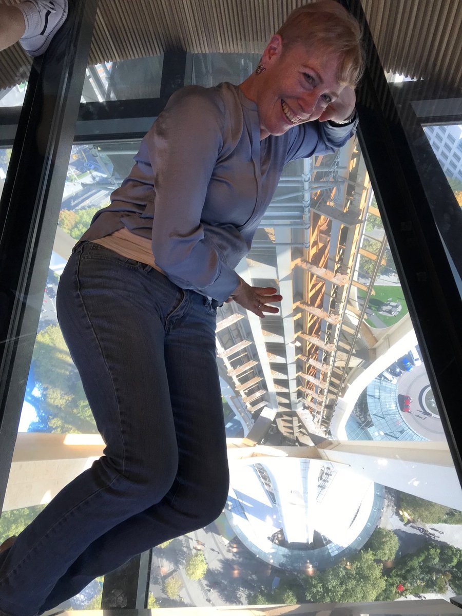 Check out that glass floor at ⁦<a href="/space_needle/">Space Needle</a>⁩ #SoSeattle #portseattle