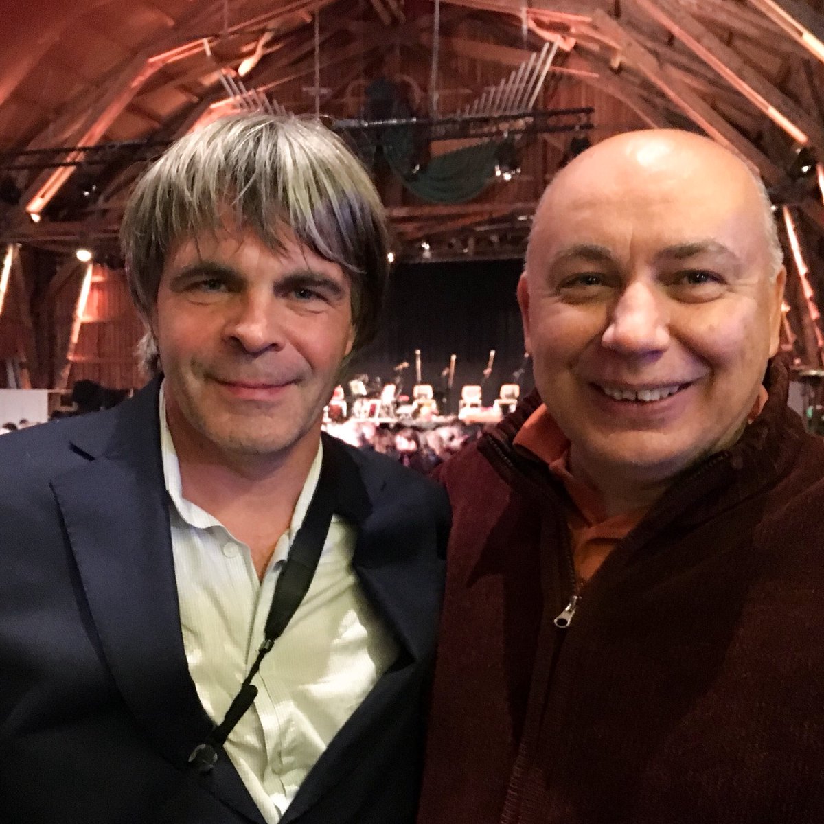 SouthCaucasus's tweet image. Herbstrevue in #Stelzen mit Musik von „Ananuri“ und dem „Salonorchester Leipzig“ und Speisen aus #Georgien