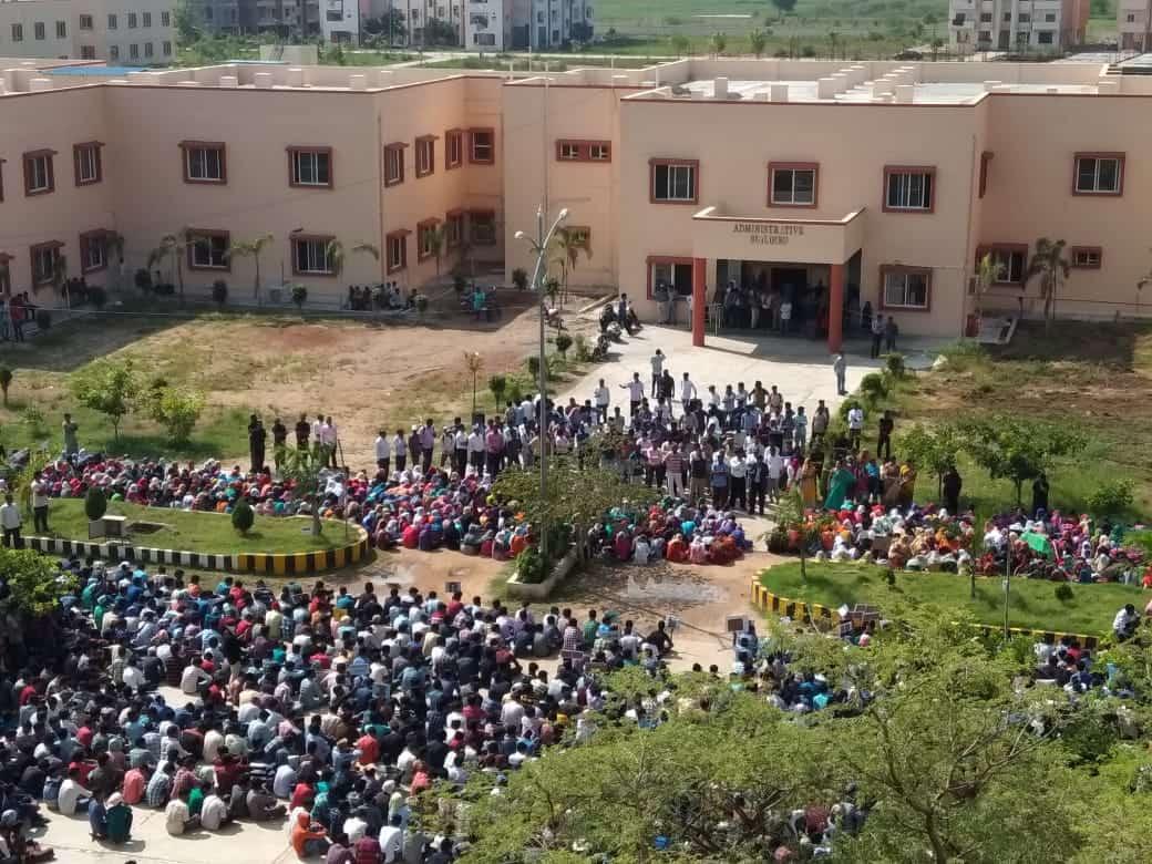 ReganiSravanthi's tweet photo. @KTRTRS
If the helplessness turned into anger..It would be lyk🙊
.
.
.
#corruptionfreergukt 
#visitourcampus https://t.co/UUIGRMI1jf