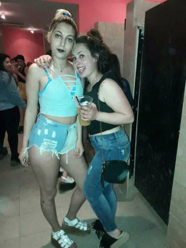 Florenc30993264's tweet photo. Un año atrassss con mi pupiiii ✌😇😻❤, te extraño amiga !! https://t.co/6wV9EbXeSU