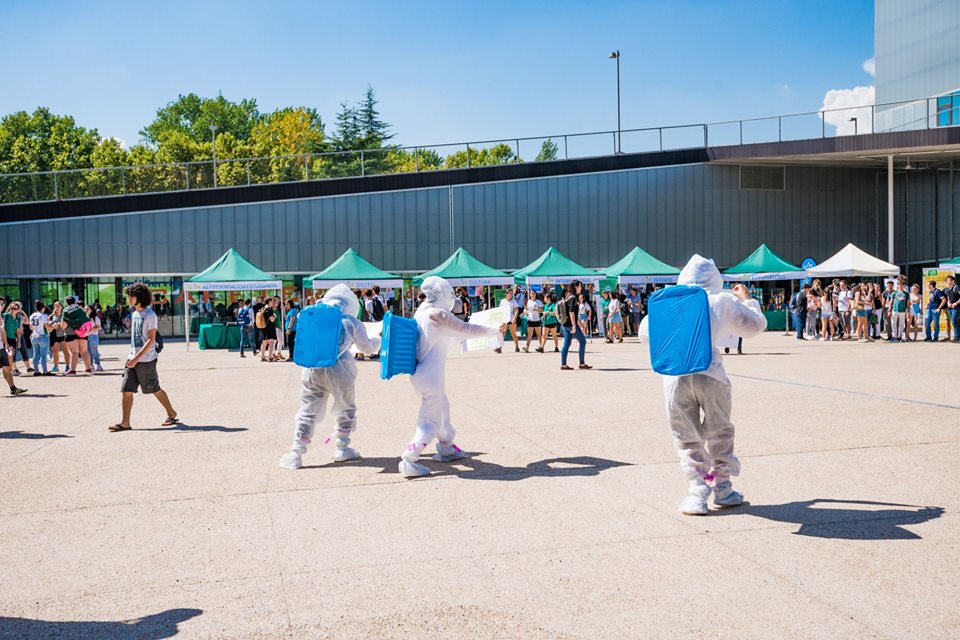 El pasado miércoles 19 participamos en el "Día de Bienvenida UAM 2018", donde presentamos "Campusnautas", para todas y todos aquellos que siguen buscando el Norte en ese extraño planeta llamado UAM...