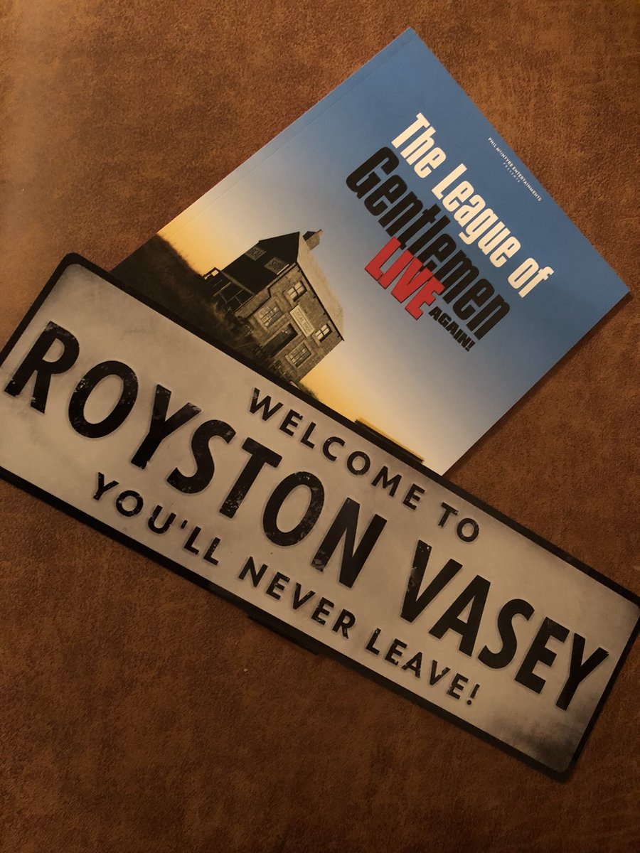 TheCaptainBlog's tweet image. This is a local show for local people. Brilliant night with the other Fab Four in my life. Thank you @ReeceShearsmith @SP1nightonly @Markgatiss @dysonjeremy