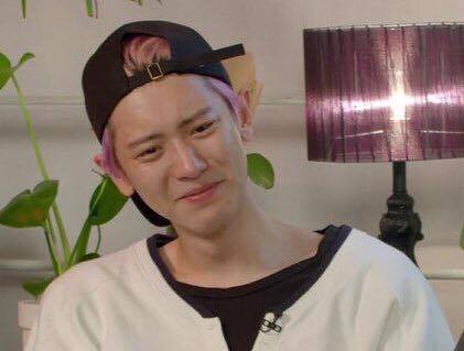E_FirstXLove_O's tweet photo. @TenderLove_real But ur not underrated.... 😔💗 Your the national anthem for chanbaek stans... 
👀 https://t.co/cEpsd5Sszj