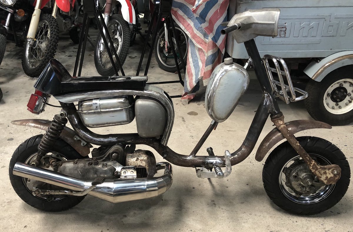 Lambretta Exhaust Paint  : The Model M Also Known As Model A Was The First Lambretta To Leave The Production Line At The Crankcase And Flywheel Cover Aluminium Silver Paint Carburettor Body And Filter Bare Aluminium.