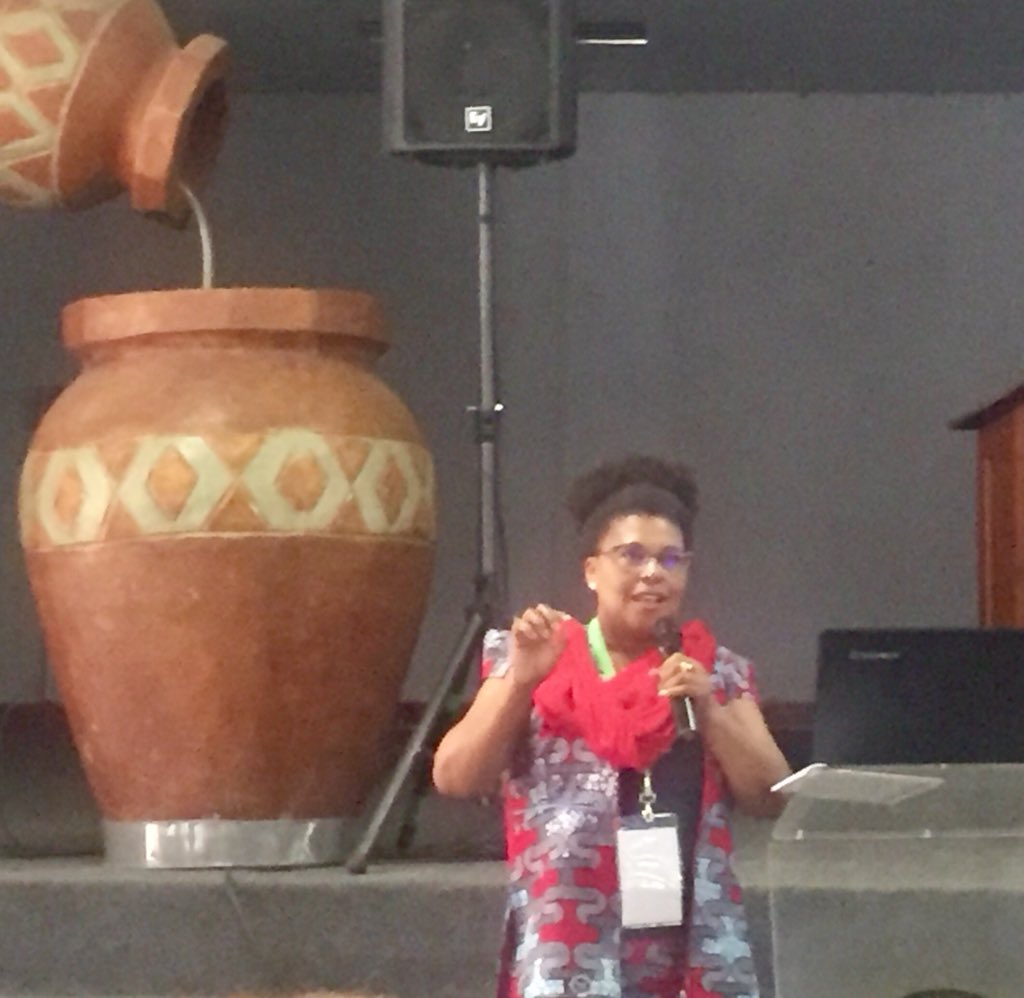 iandcouper's tweet photo. Dr Daphney Nozizwe Conco, a nurse leader, presents the first RuNurSA plenary at #RHC2018, on Women’s Empowerment in the Context of Chronic Poverty. @Ukwanda_Worc https://t.co/2JrZfCwgXD