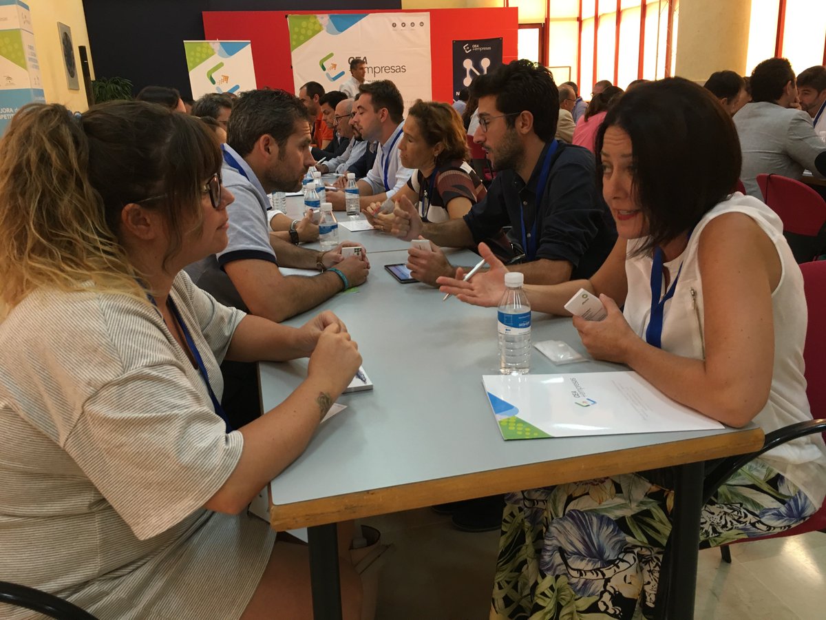 CEAes_'s tweet photo. Ya ha comenzado el speed networking en mesa, donde empresarios y emprendedores en 2 minutos se presentan e intercambian experiencias.
#MásEmpresas #networkingCEA #emprender #Sevilla https://t.co/0fB4aOHhD4